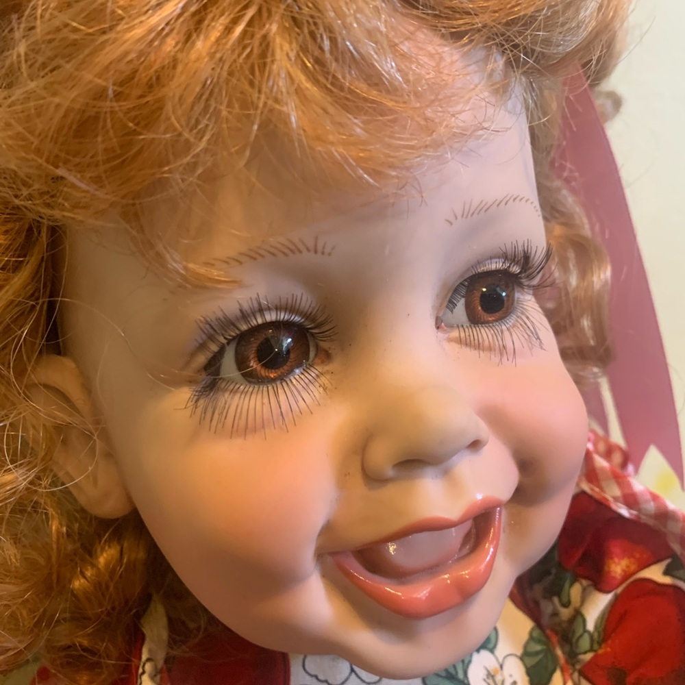 1993 Rare Fayzah Spanos 28 inch doll Apple Saucy